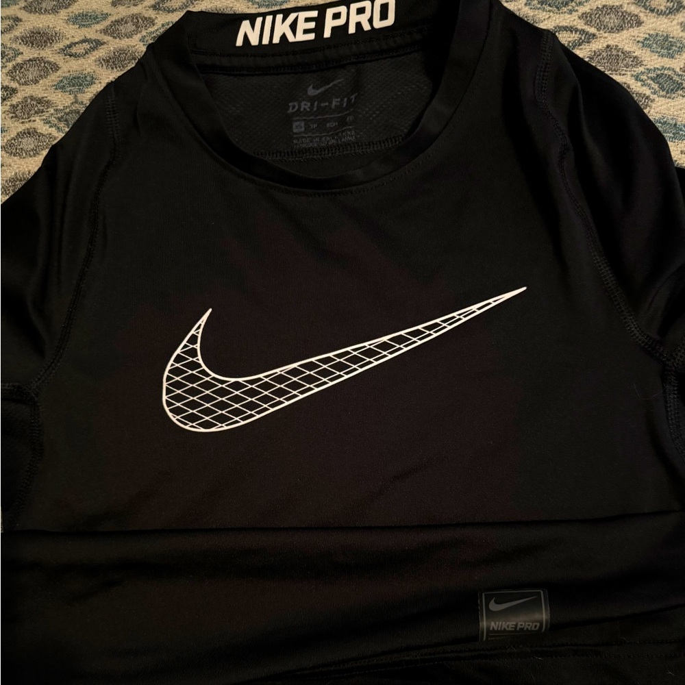 Nike dri fit shirt. Boys xs